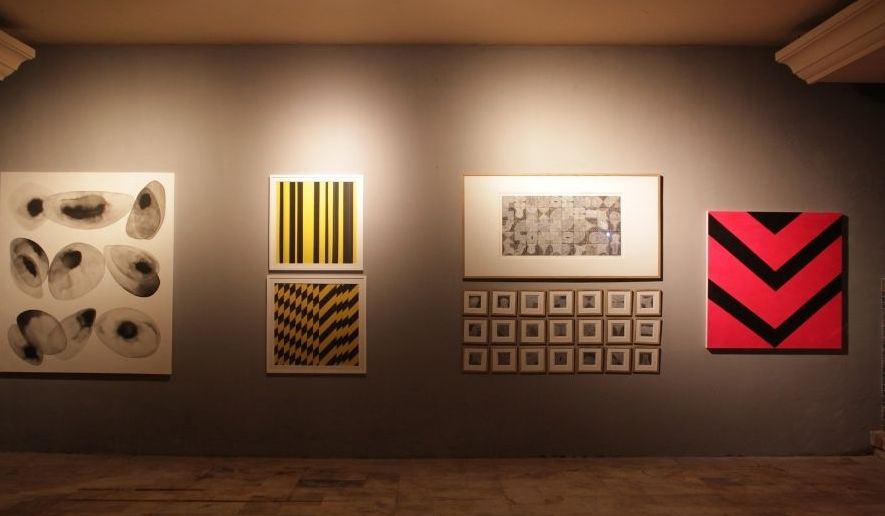 Vista de sala. Obras de Antonella Fernández, Bettina Brizuela y Orduval Zarratea. Cortesía