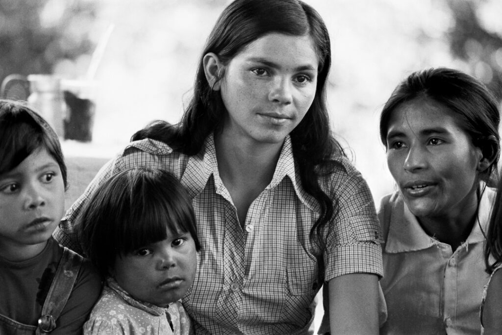 Comunidad del Acaray, Alto Paraná, 1980 Fotografía analógica 50 x 75 cm